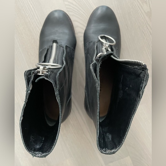 Lucky Brand “Tibly” Black Leather Booties with Bold Zipper Hardware - Picture 5 of 12